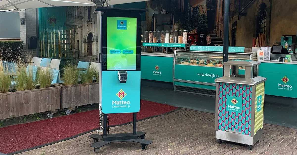 semi-outdoor ijssalon matteo self service kiosk