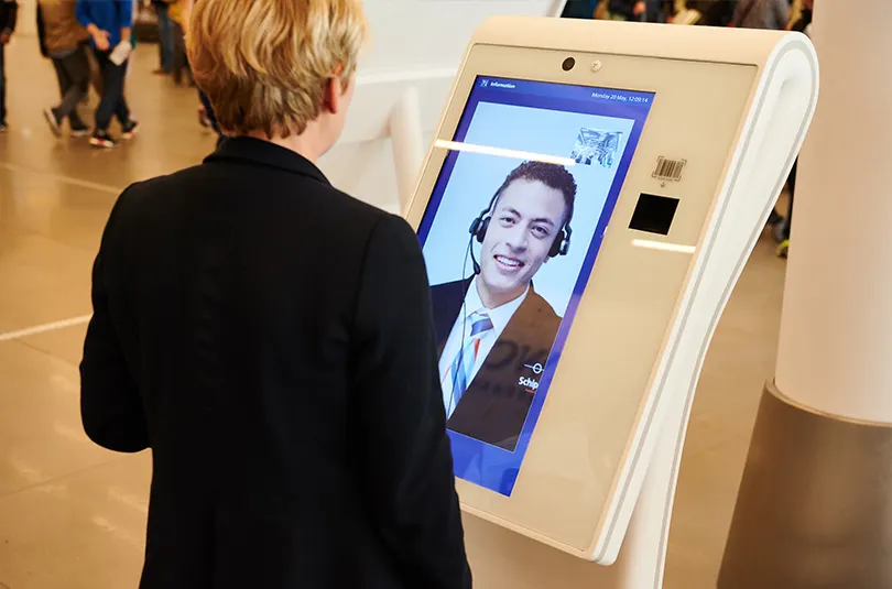 Schiphol self service informationspunkt Video