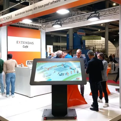 Extendas BV auf der Mobility Energy Expo 2024 mit den Evolution Landscape Kiosks von Prestop