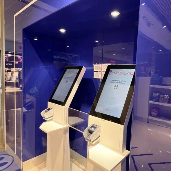 Video: Self-Checkout-Säulen vor automatisiertem Laden am Flughafen Brüssel