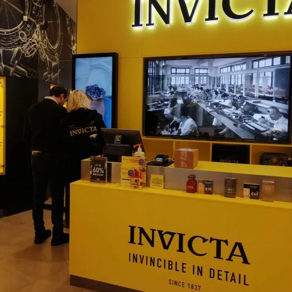 Invicta Watch hat Self-Service Kiosk im Designer Outlet Roosendaal