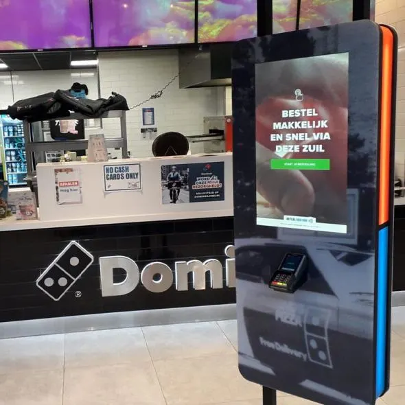 Neue Domino's-Filialen mit Prestop Self-Order Kiosks ausgestattet
