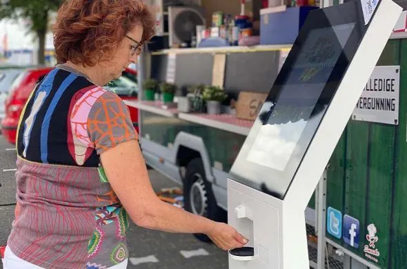 BroodjesBus upgrade zum Desinfektion Self-Service Kiosk