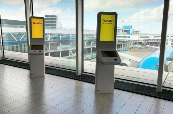Der Flughafen Schiphol hat neue Infostele von Prestop eingeweiht!