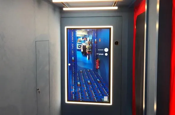 Tommy Hilfiger flagship store in Düsseldorf with touchscreens from Prestop