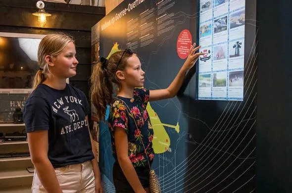 Touchscreens für Touristeninformationspunkt