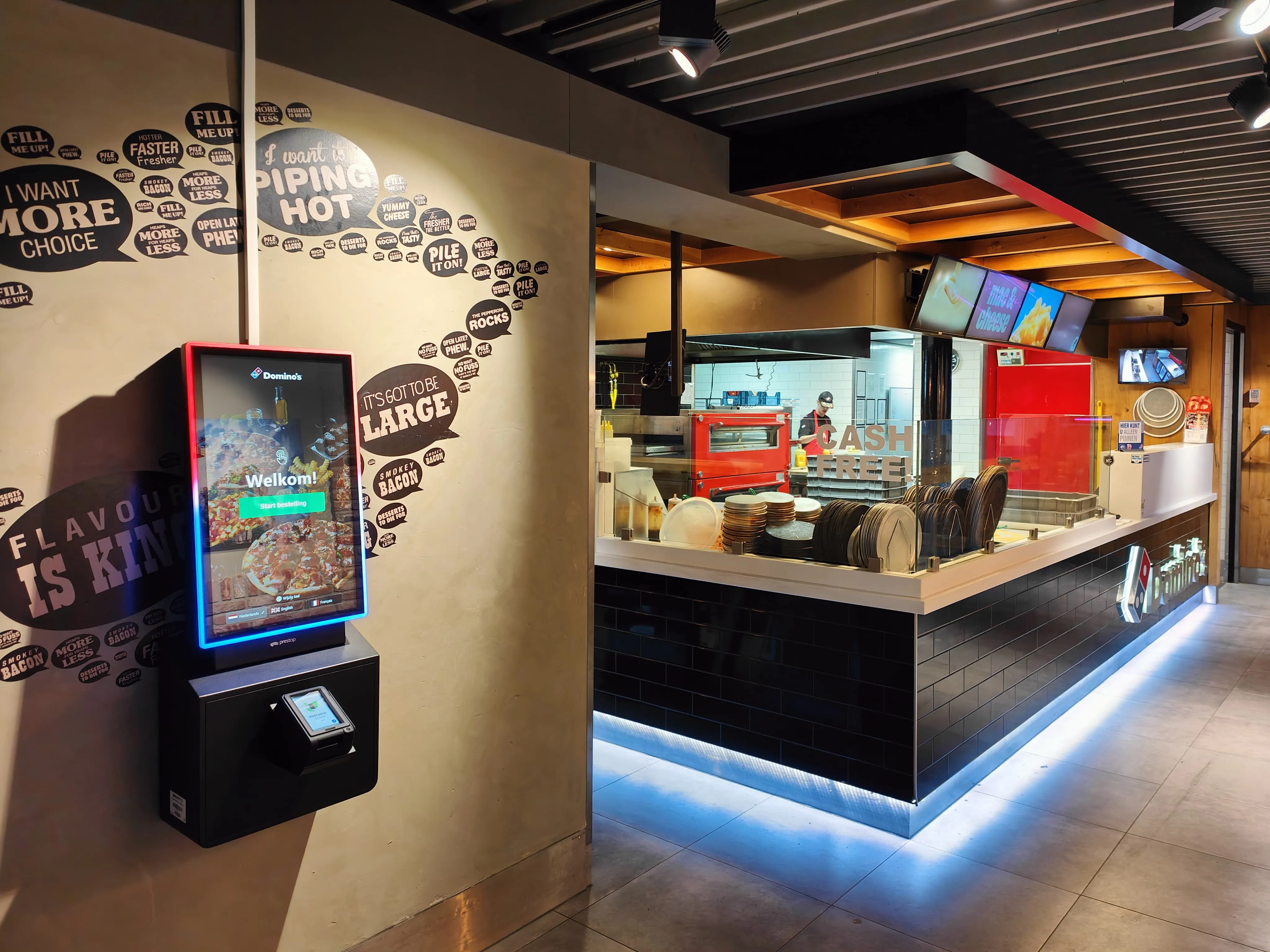Wall Kiosk Evolution 27" P LED PAY 