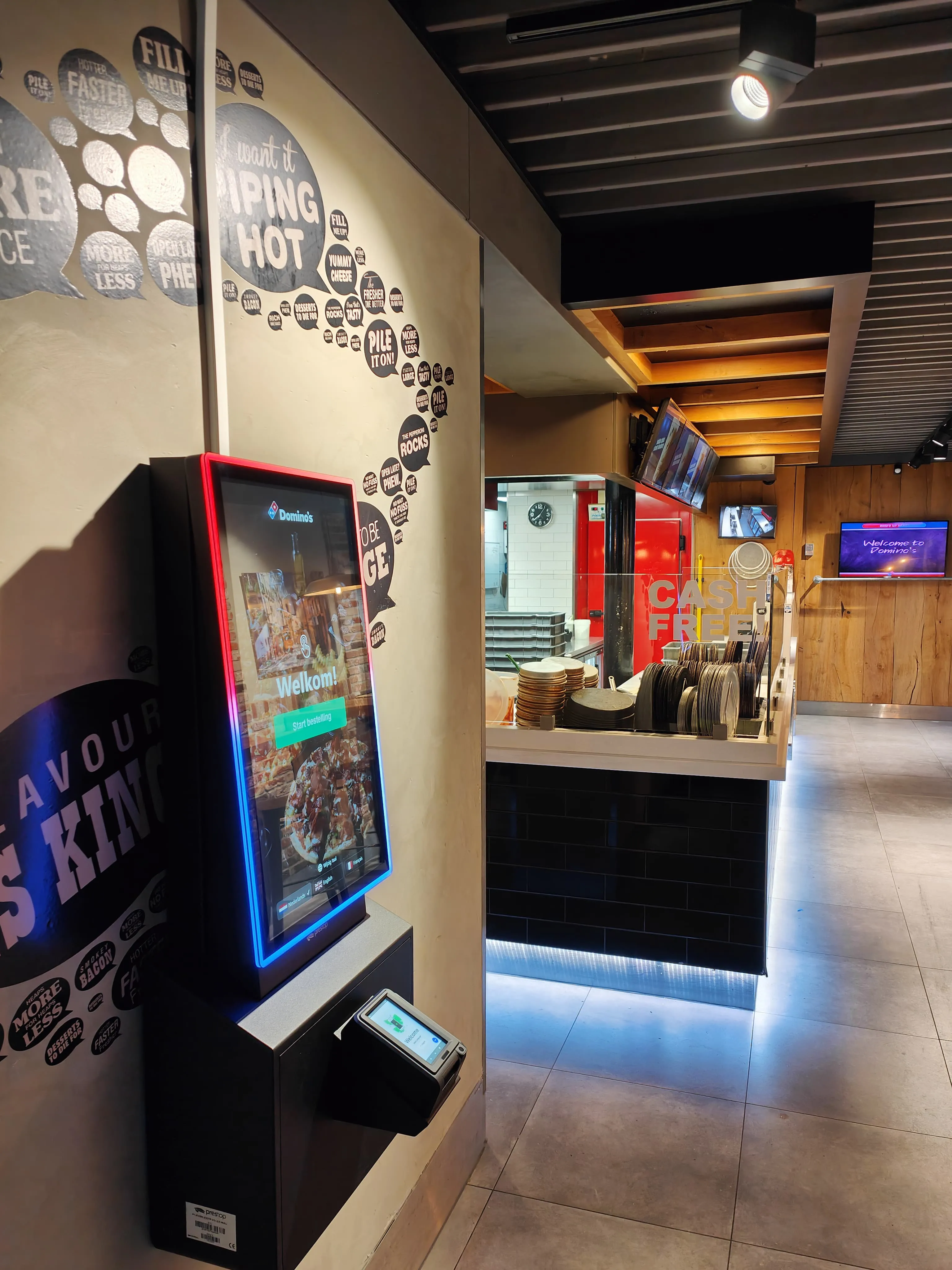 Wall Kiosk Evolution 27" P LED PAY 